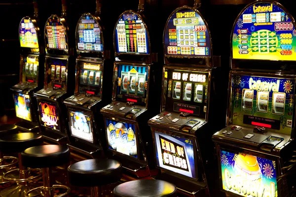 indoslot388 platform showing sportsbook, live dealer, and slot games
